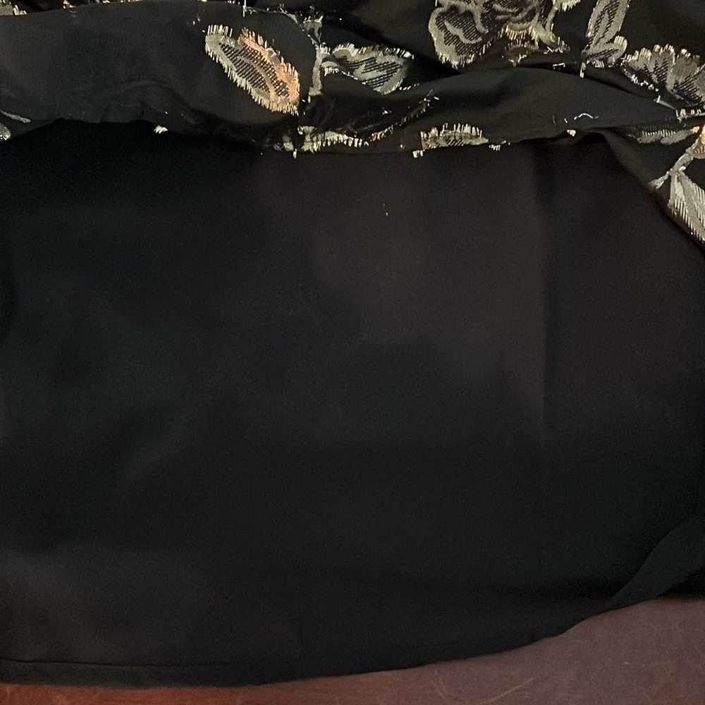 Ann Taylor Black and Gold blouse. NEW with tags. Large - Picture 6 of 6